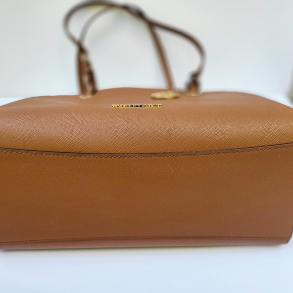 🔥SOLD🔥🌺Michael Kors🌺 WALSH MD Multifunction Tote & Wallet👜 - Picture 7 of 17